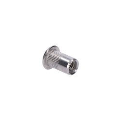 AISI304 nitovacia matica M6, plochá, rýhovaný driek, L-13mm AISI304 nitovacia matica M6, plochá, rýhovaný driek, L-13mm